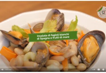 Insalata-di-fagioli-bianchi-di-Spagna-e-frutti-di-mare